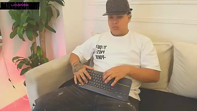 Naim Bennetsex online show from 10-25-25, 06:35