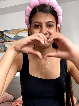 Snapshot of Lenapink19 chatting on 10-17-25, 08:11 Lenapink19 online show from 10-17-25, 08:11