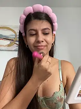 Snapshot of Lenapink19 chatting on 10-24-25, 08:05 Lenapink19 online show from 10-24-25, 08:05