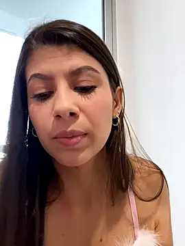 Snapshot of Lenapink19 chatting on 10-31-25, 09:49 Lenapink19 online show from 10-31-25, 09:49