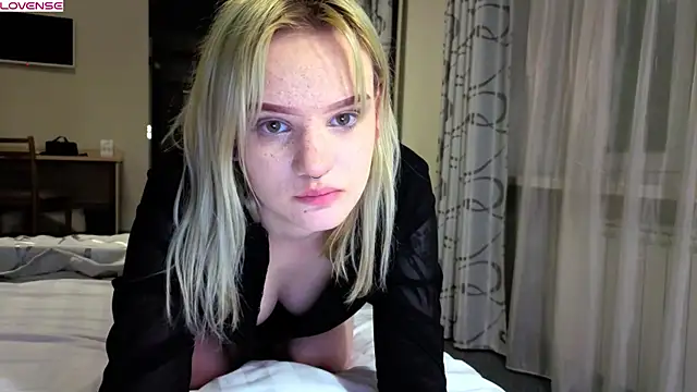 Elieiza xo online show from 05-26-26, 05:20