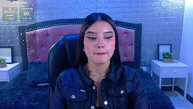 Natalie loffreda online show from 11-07-25, 03:17