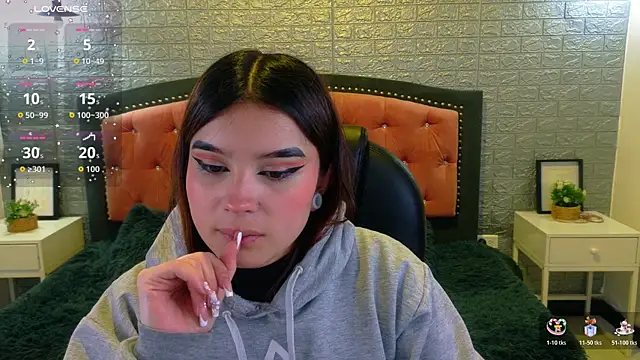 Natalie loffreda online show from 11-10-25, 02:54