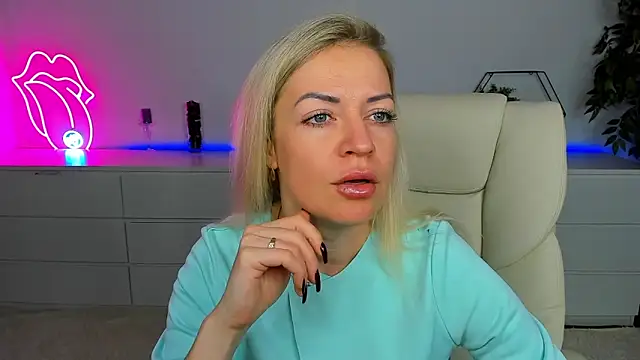 Anna Snows online show from 09-20-25, 06:31