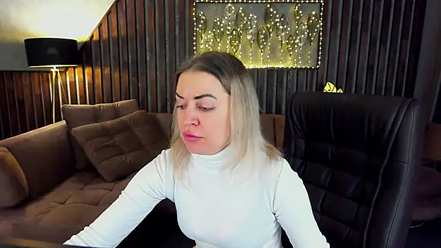 Snapshot of Anna_Snows chatting on 03-13-26, 06:31 Anna Snows online show from 03-13-26, 06:31