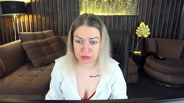 Snapshot of Anna_Snows chatting on 03-14-26, 06:30 Anna Snows online show from 03-14-26, 06:30