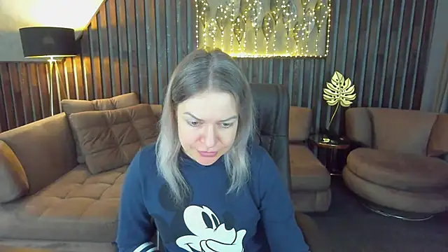 Snapshot of Anna_Snows chatting on 03-20-26, 07:57 Anna Snows online show from 03-20-26, 07:57