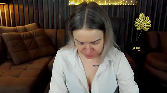 Snapshot of Anna_Snows chatting on 03-22-26, 05:22 Anna Snows online show from 03-22-26, 05:22