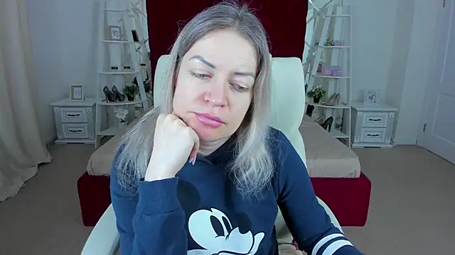 Snapshot of Anna_Snows chatting on 03-26-26, 06:41 Anna Snows online show from 03-26-26, 06:41