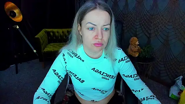 Snapshot of Anna_Snows chatting on 03-27-26, 06:19 Anna Snows online show from 03-27-26, 06:19