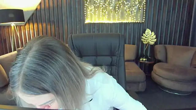 Snapshot of Anna_Snows chatting on 03-28-26, 05:45 Anna Snows online show from 03-28-26, 05:45