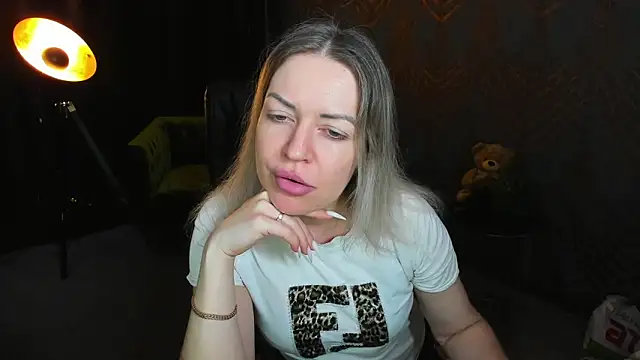 Snapshot of Anna_Snows chatting on 03-29-26, 05:13 Anna Snows online show from 03-29-26, 05:13