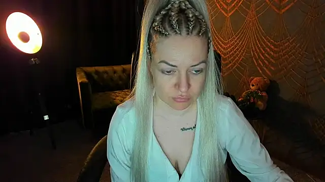 Snapshot of Anna_Snows chatting on 04-10-26, 05:34 Anna Snows online show from 04-10-26, 05:34