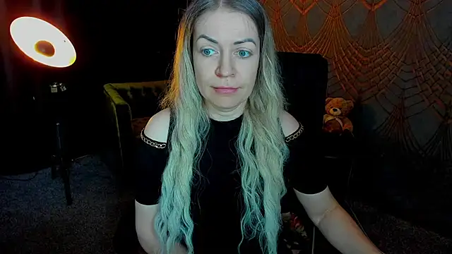 Anna Snows online show from 05-18-26, 05:35