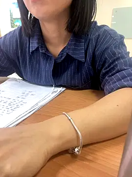 Snapshot of -NhaKy22 chatting on 10-22-25, 01:28 -NhaKy22 online show from 10-22-25, 01:28