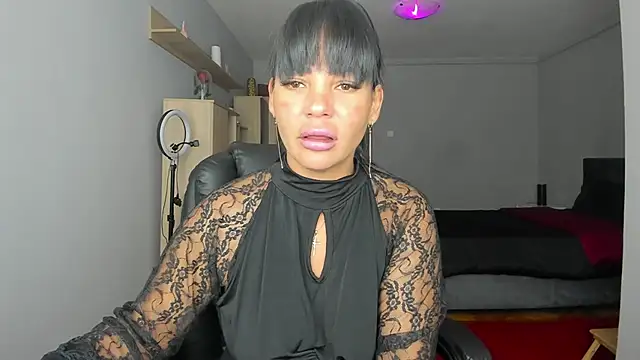 Snapshot of Ella_sweety00 chatting on 09-30-25, 03:39 Ella sweety00 online show from 09-30-25, 03:39