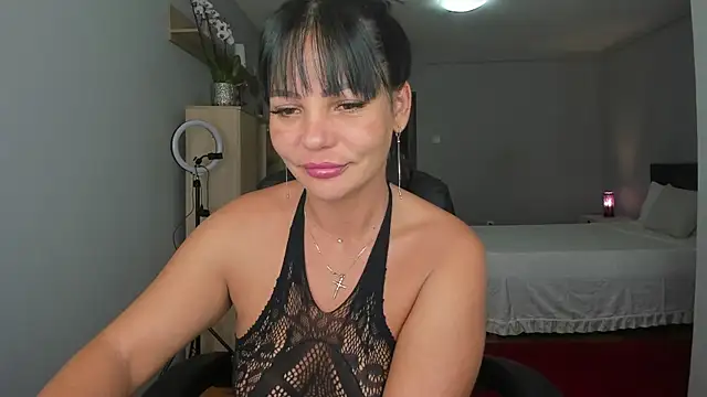 Snapshot of Ella_sweety00 chatting on 10-02-25, 04:03 Ella sweety00 online show from 10-02-25, 04:03