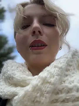 Snapshot of EveLittleSinner chatting on 09-19-25, 07:54 EveLittleSinner online show from 09-19-25, 07:54