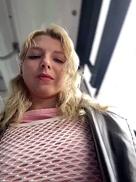 Snapshot of EveLittleSinner chatting on 09-23-25, 09:12 EveLittleSinner online show from 09-23-25, 09:12