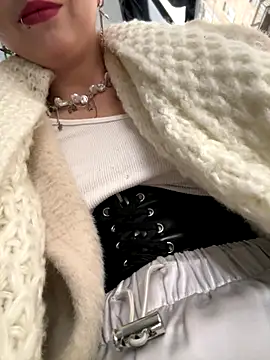 Snapshot of EveLittleSinner chatting on 10-26-25, 10:54 EveLittleSinner online show from 10-26-25, 10:54