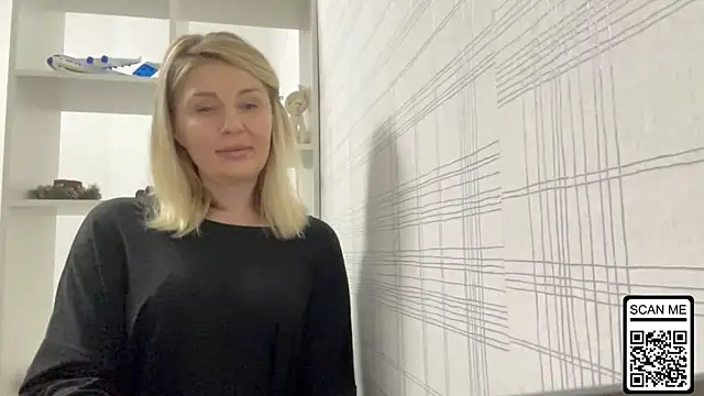 Blondie xoxoxo online show from 11-27-25, 04:20