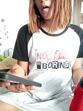 Cutie Shruti online show from 10-24-25, 08:55