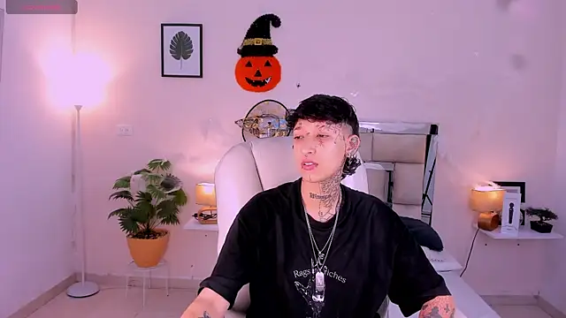 Luci Rose online show from 10-30-25, 02:46