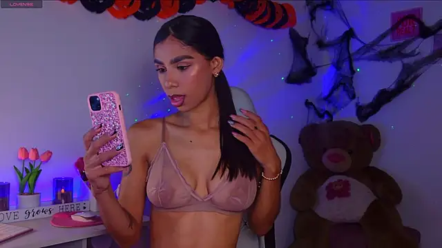 Snapshot of BrunetteAdams001 chatting on 10-30-25, 05:20 BrunetteAdams001 online show from 10-30-25, 05:20