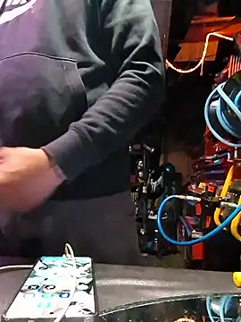 twistafatpipe online show from 10-18-25, 09:43