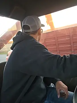 twistafatpipe online show from 10-23-25, 10:52