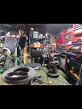 twistafatpipe online show from 11-19-25, 04:01