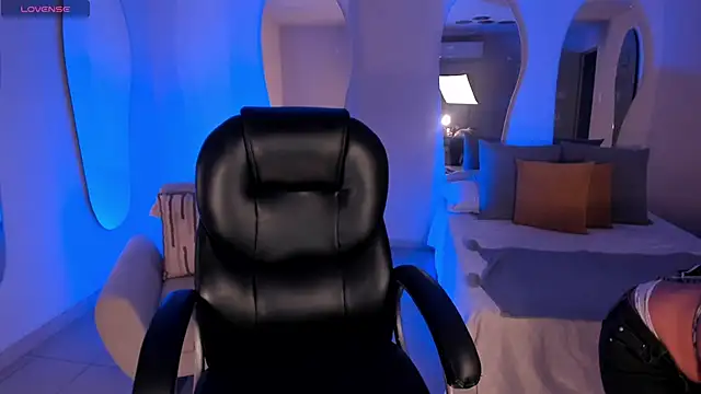 AyshelBrown online show from 09-27-25, 04:06