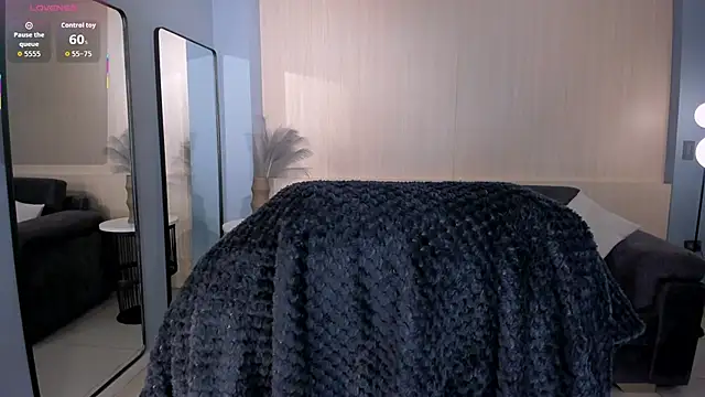 MilaColeman online show from 11-26-25, 02:01