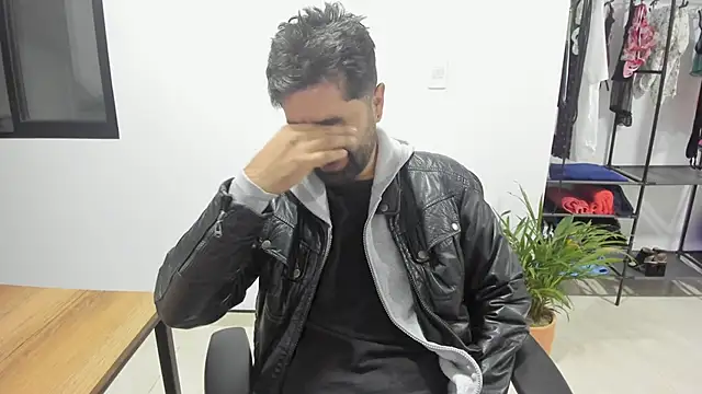 Snapshot of alejosan22 chatting on 11-18-25, 12:16 alejosan22 online show from 11-18-25, 12:16