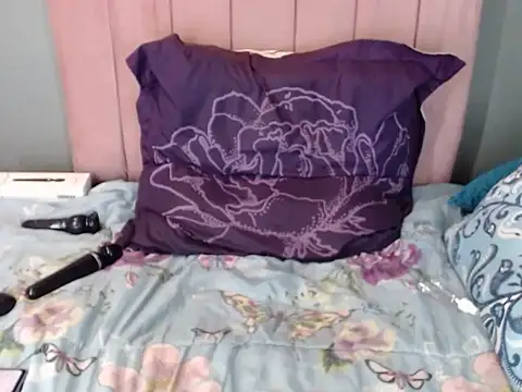 Snapshot of SWEETBERRYxXx chatting on 02-11-26, 06:40 SWEETBERRYxXx online show from 02-11-26, 06:40