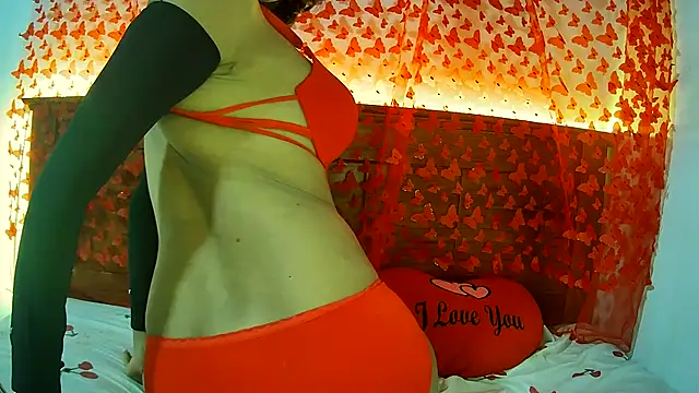 Snapshot of Minu_Cam chatting on 10-04-25, 05:00 Minu Cam online show from 10-04-25, 05:00