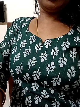 Snapshot of Rithya27 chatting on 03-31-26, 02:39 Rithya27 online show from 03-31-26, 02:39