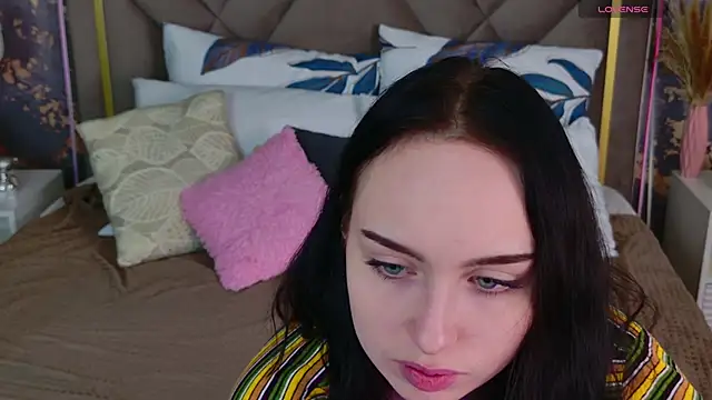 Snapshot of MonikaCarter chatting on 11-09-25, 10:24 MonikaCarter online show from 11-09-25, 10:24