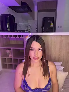 Snapshot of Bella-taylorr chatting on 03-23-26, 06:39 Bella-taylorr online show from 03-23-26, 06:39