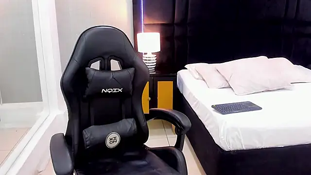 KailyGibson online show from 09-15-25, 03:12