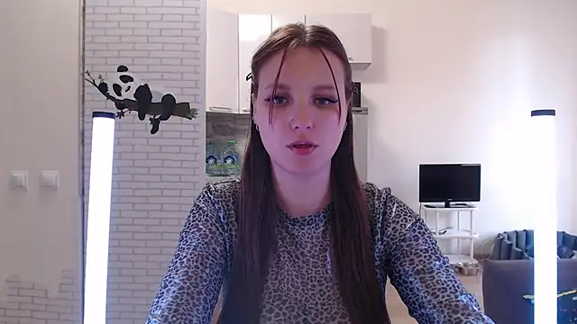 Snapshot of Leonaalove chatting on 04-23-26, 01:13 Leonaalove online show from 04-23-26, 01:13