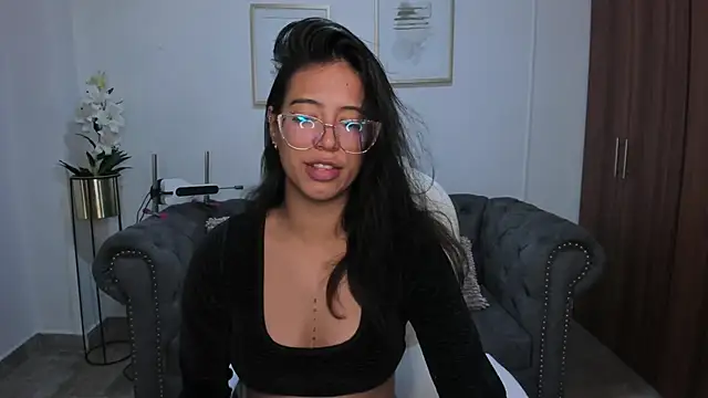 raven stonee online show from 10-16-25, 03:18