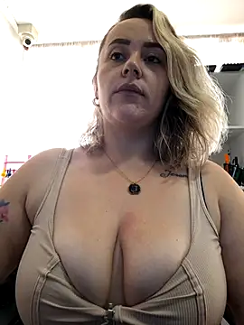 CurvyLust x online show from 10-17-25, 04:20