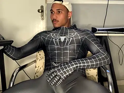 Snapshot of edualqxo chatting on 10-24-25, 10:17 edualqxo online show from 10-24-25, 10:17