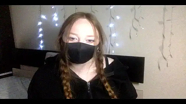 Snapshot of vikipink chatting on 09-14-25, 02:38 vikipink online show from 09-14-25, 02:38