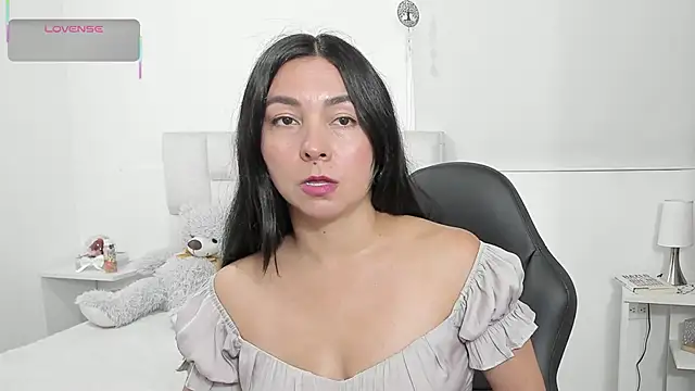 Snapshot of Ms_milarose chatting on 04-08-26, 12:32 Ms milarose online show from 04-08-26, 12:32