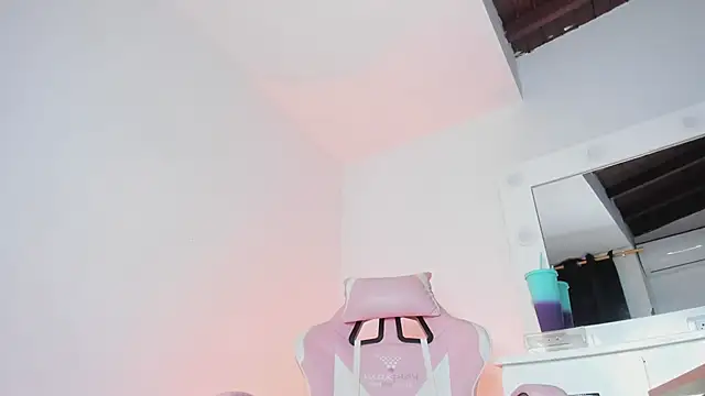 lovingdarcy  online show from 03-13-26, 11:28