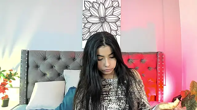 Snapshot of sophiielust chatting on 09-08-25, 02:16 sophiielust online show from 09-08-25, 02:16