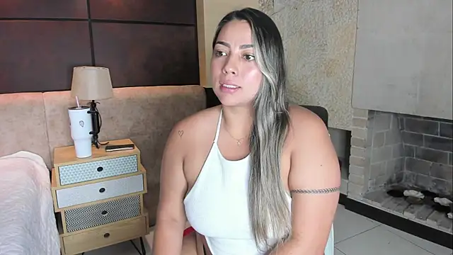 CandelaMartineez online show from 10-03-25, 03:53