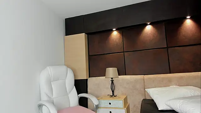 CandelaMartineez online show from 10-13-25, 06:41